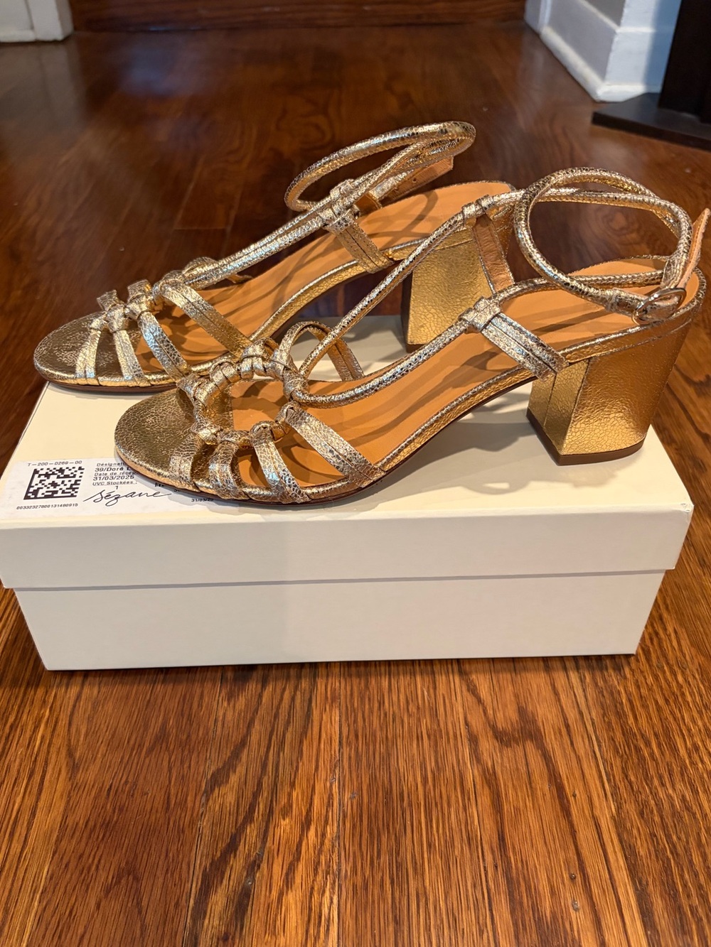 Sezane Gloria Sandals in Gold - Size 8